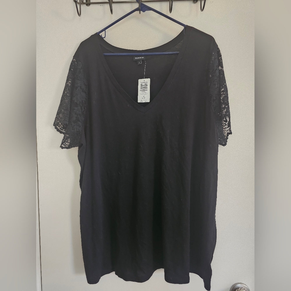 Black Lace Sleeve V-Neck Top - Picture 2 of 5